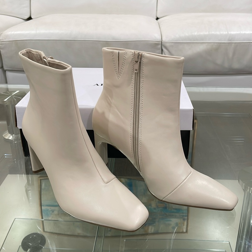 NIB Alfani ivory ankle booties zipper boots slim heel 3.2” lightest beige 6.5